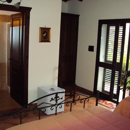 Agriturismo Il Pozzo Antico Mascali Exterior photo