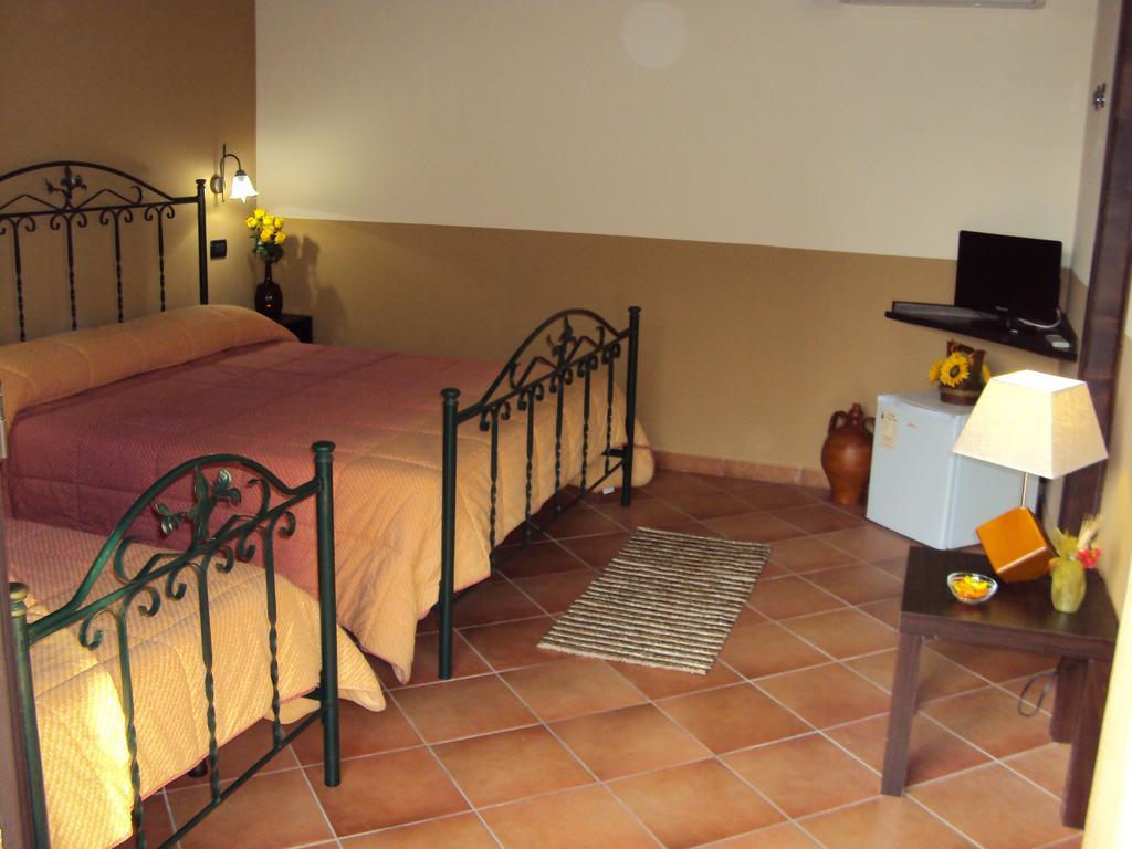 Agriturismo Il Pozzo Antico Mascali Exterior photo