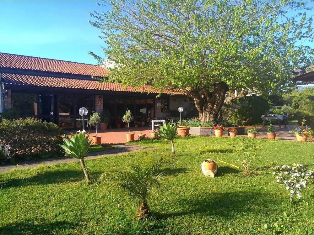 Agriturismo Il Pozzo Antico Mascali Exterior photo