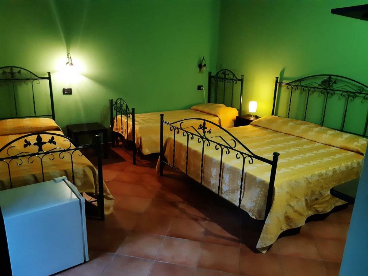 Agriturismo Il Pozzo Antico Mascali Exterior photo